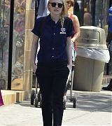 lovely-dakota-very-good-girls-07-05-2012-009.jpg