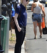 lovely-dakota-very-good-girls-07-05-2012-013.jpg