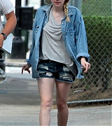 lovely-dakota-very-good-girls-07-09-2012-02.jpg