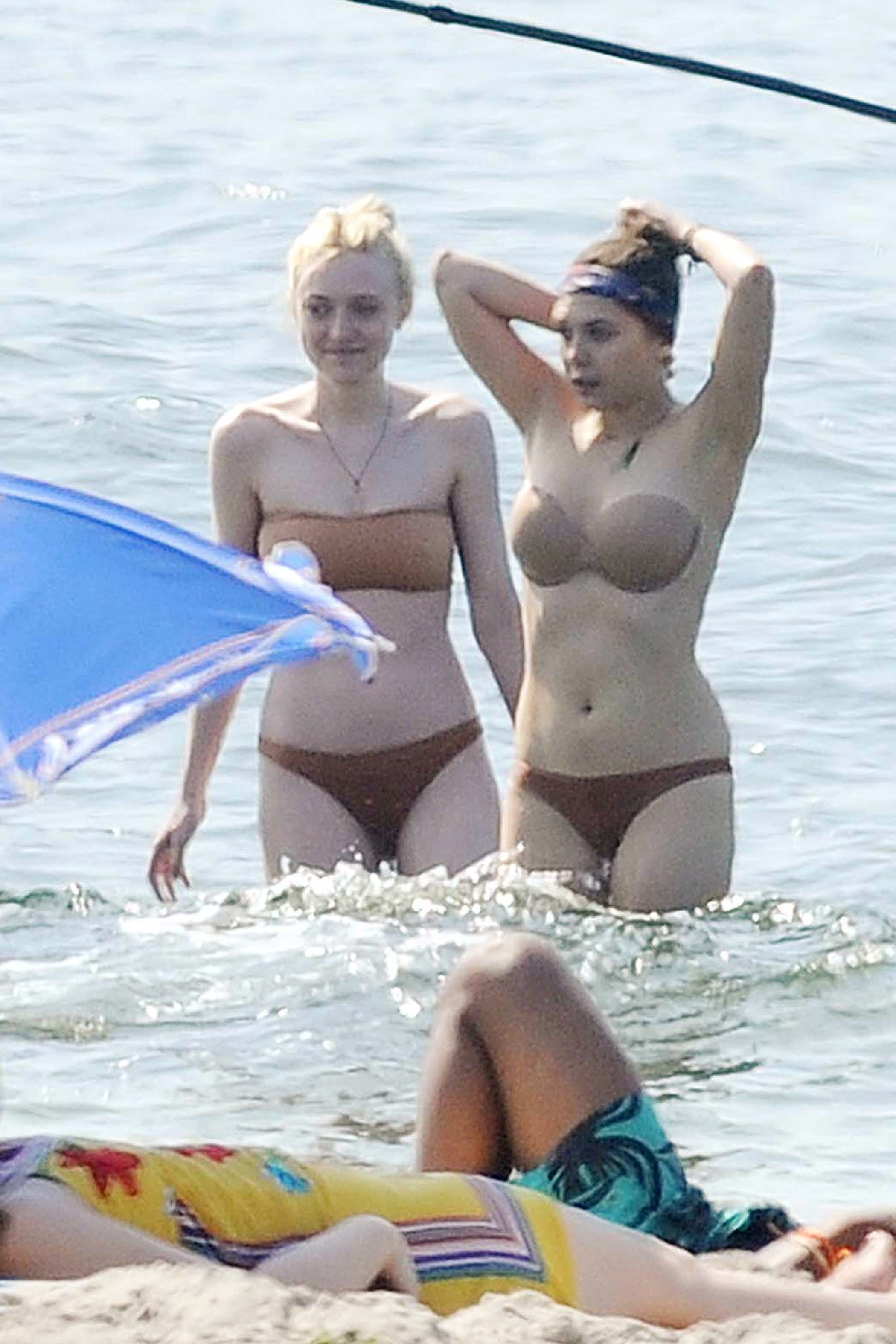 lovely-dakota-very-good-girls-07-16-2012-05.jpg
