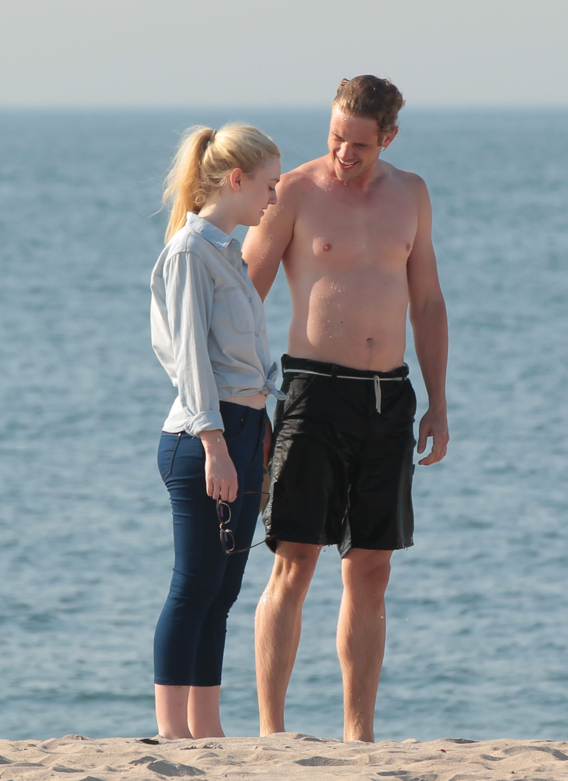 lovely-dakota-very-good-girls-07-17-2012-006.jpg
