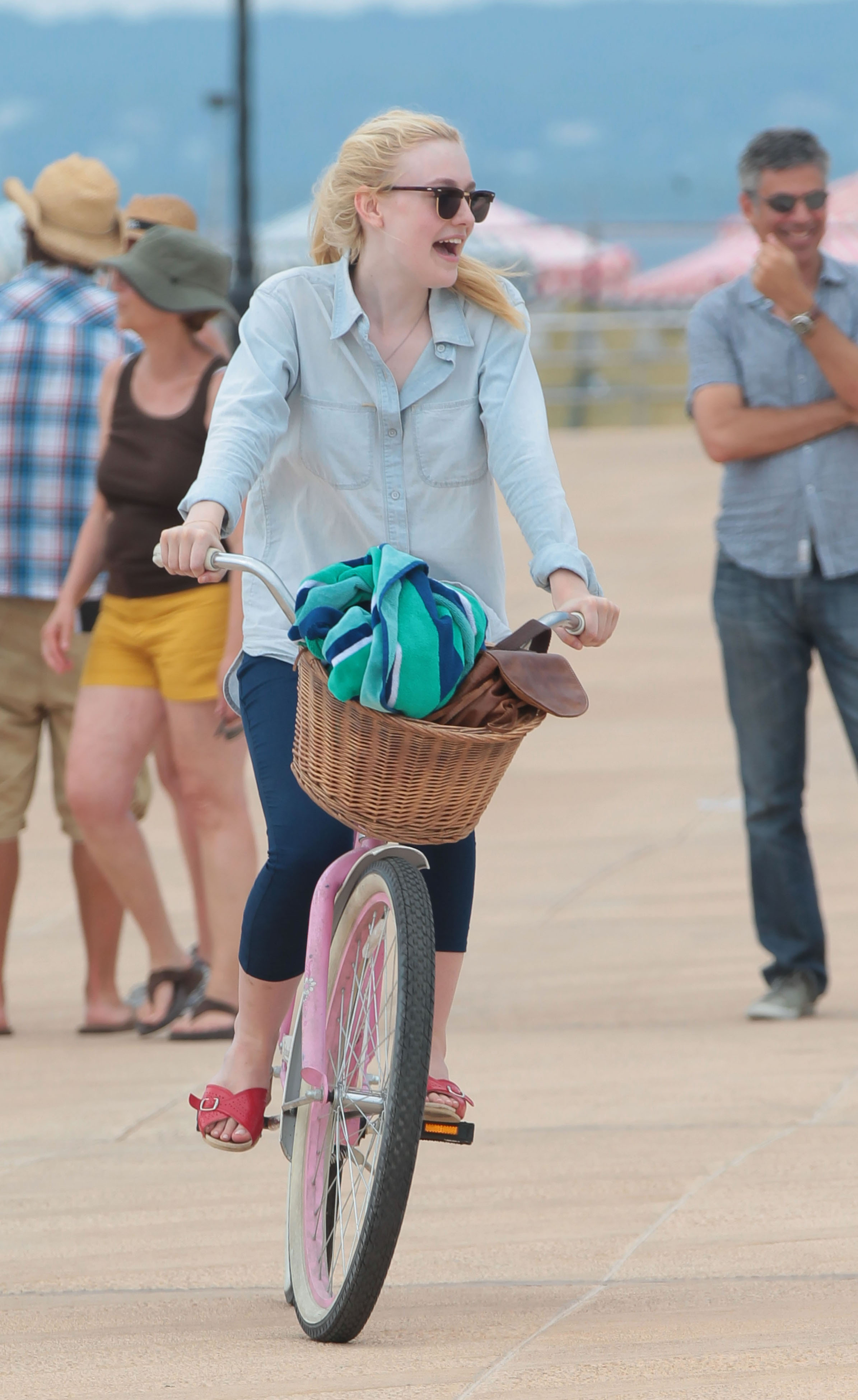 lovely-dakota-very-good-girls-07-17-2012-015.jpg