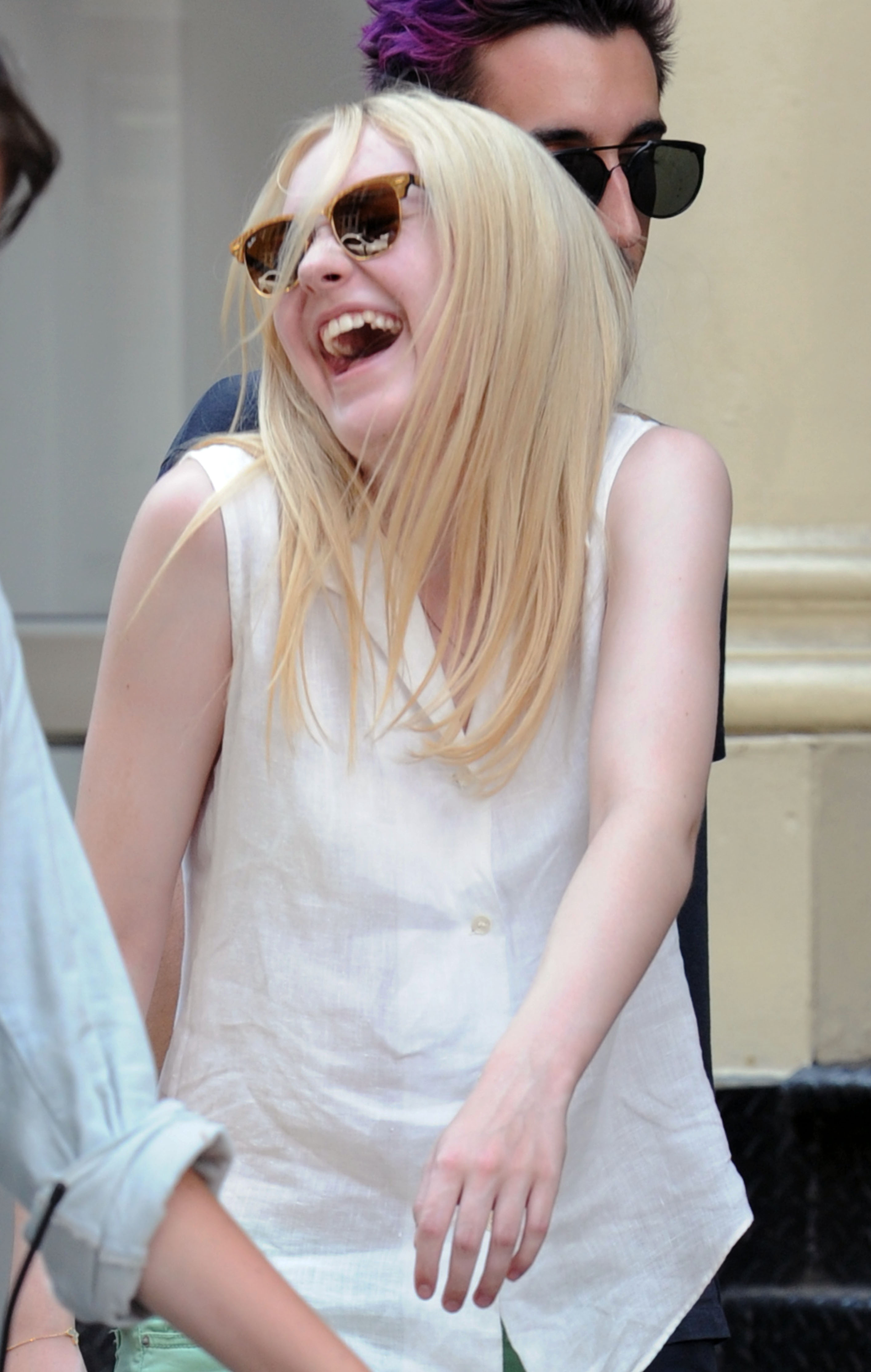 lovely-dakota-very-good-girls-07-18-2012-043.jpg