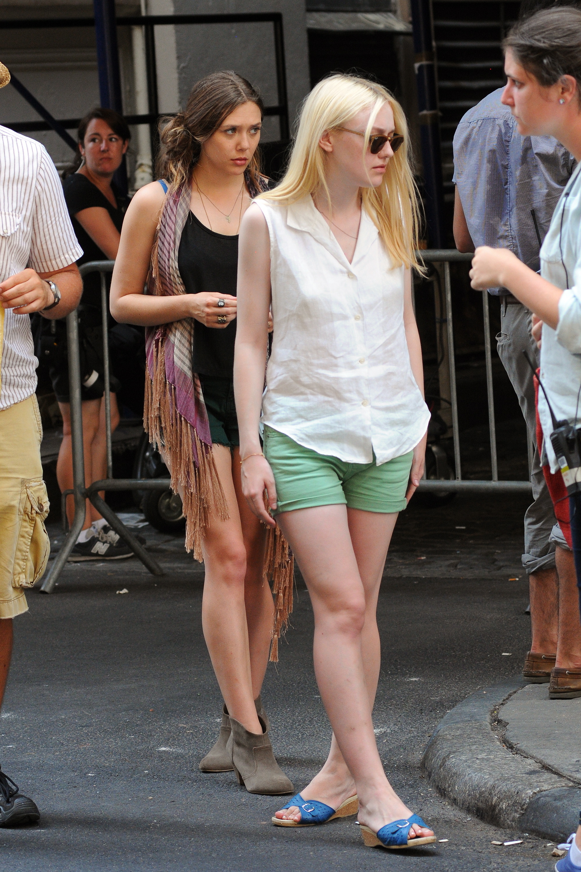lovely-dakota-very-good-girls-07-18-2012-052.jpg