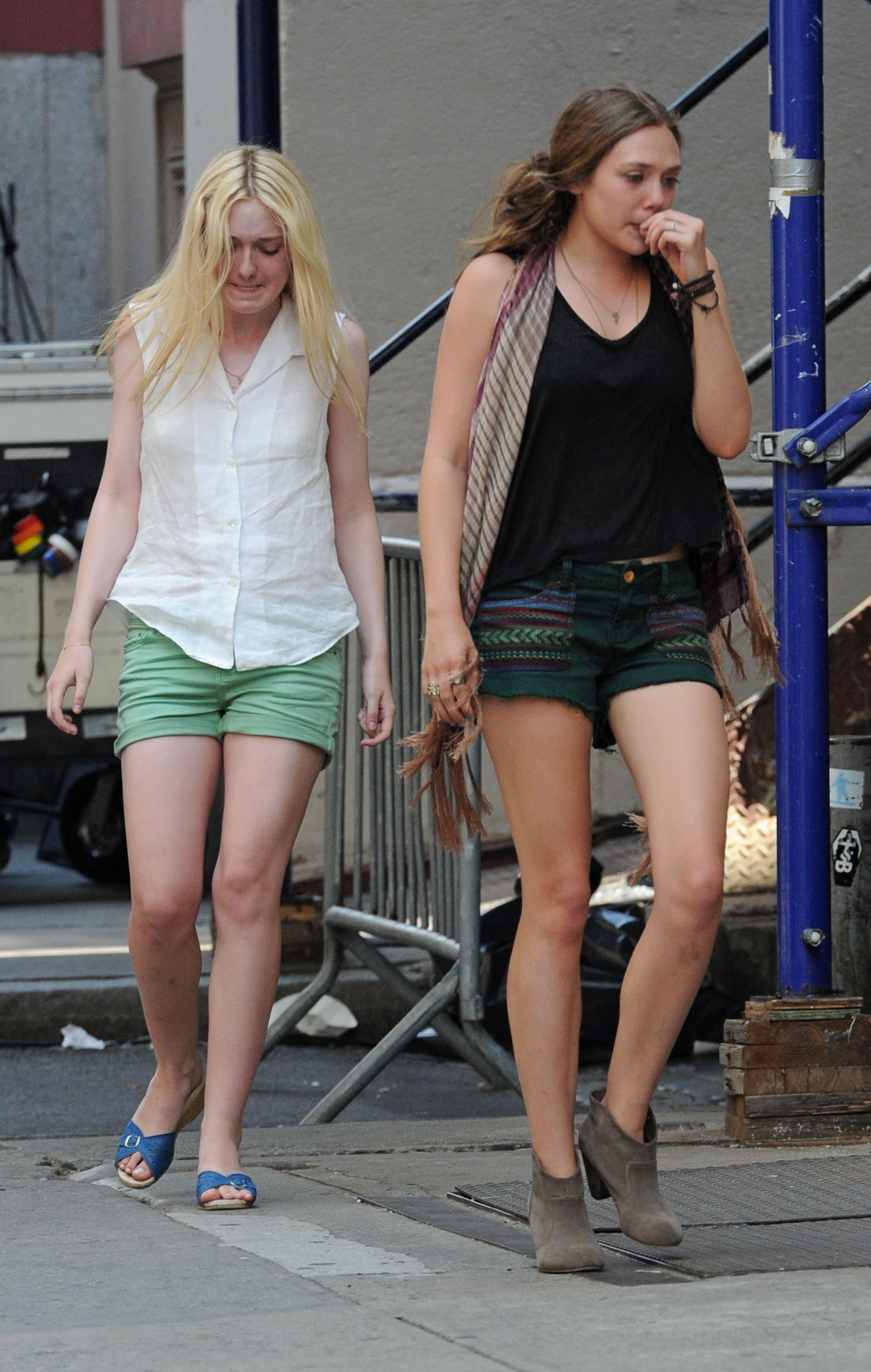 lovely-dakota-very-good-girls-07-18-2012-063.jpg