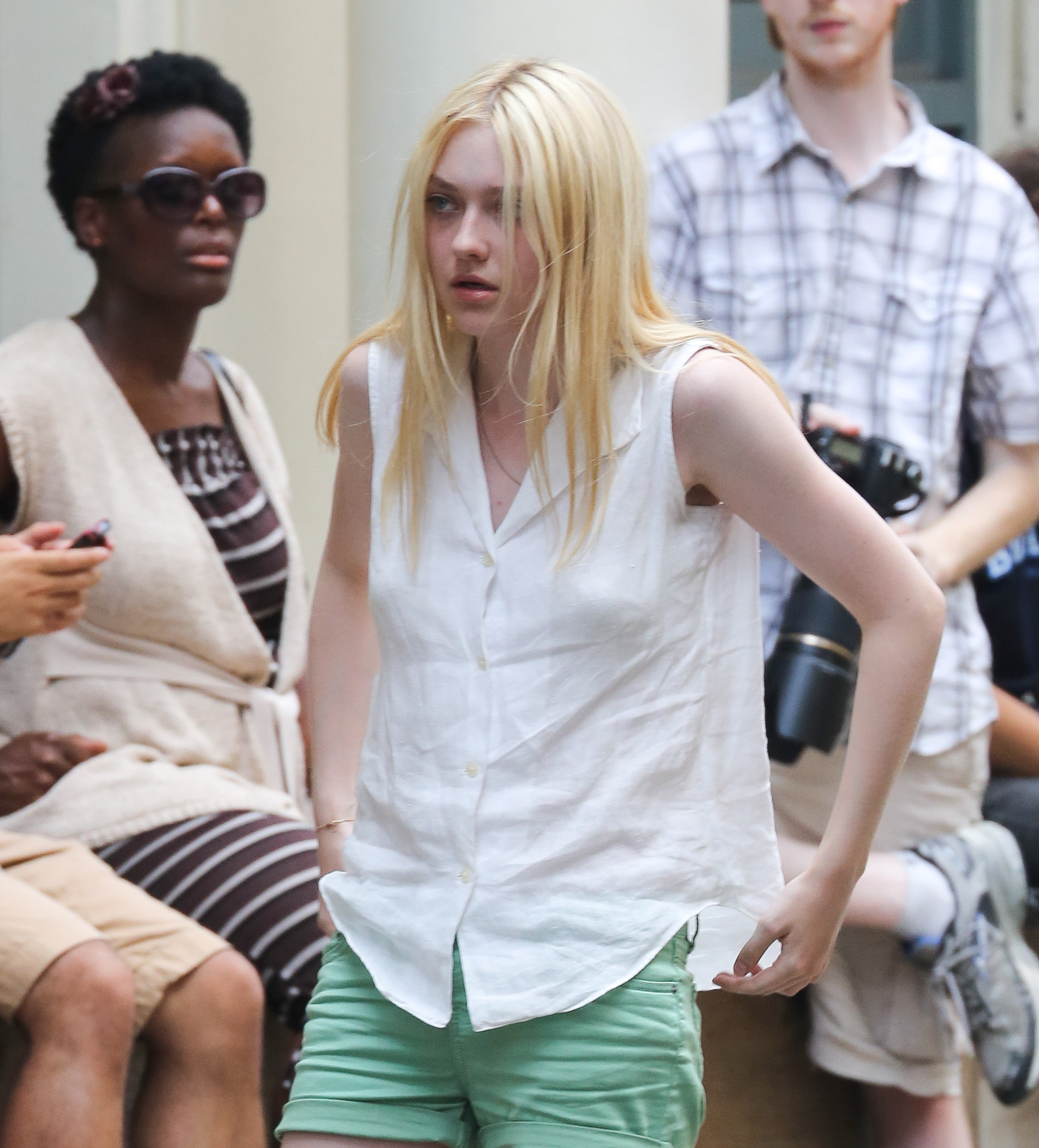 lovely-dakota-very-good-girls-07-18-2012-080.jpg