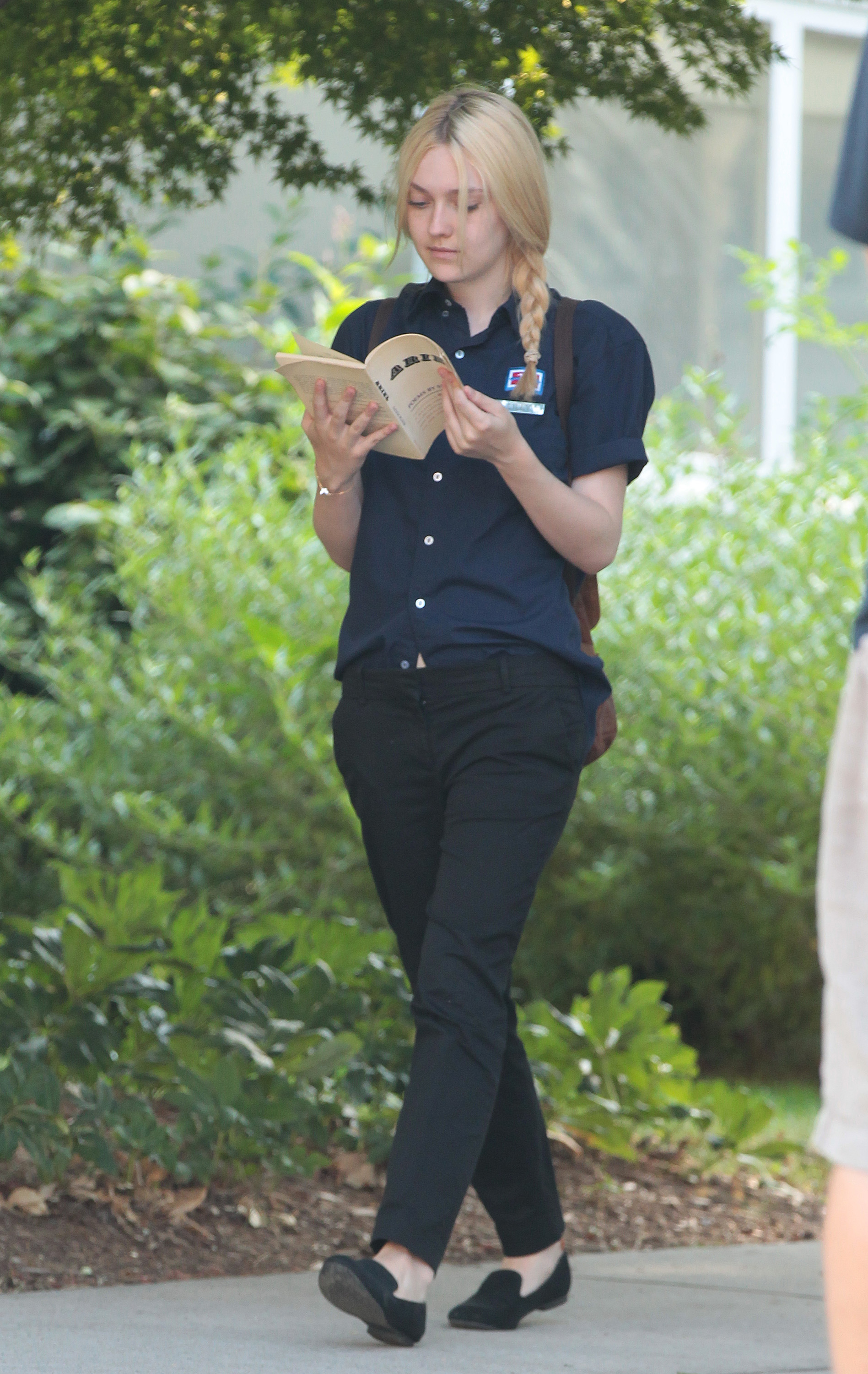 lovely-dakota-very-good-girls-07-23-2012-02.jpg