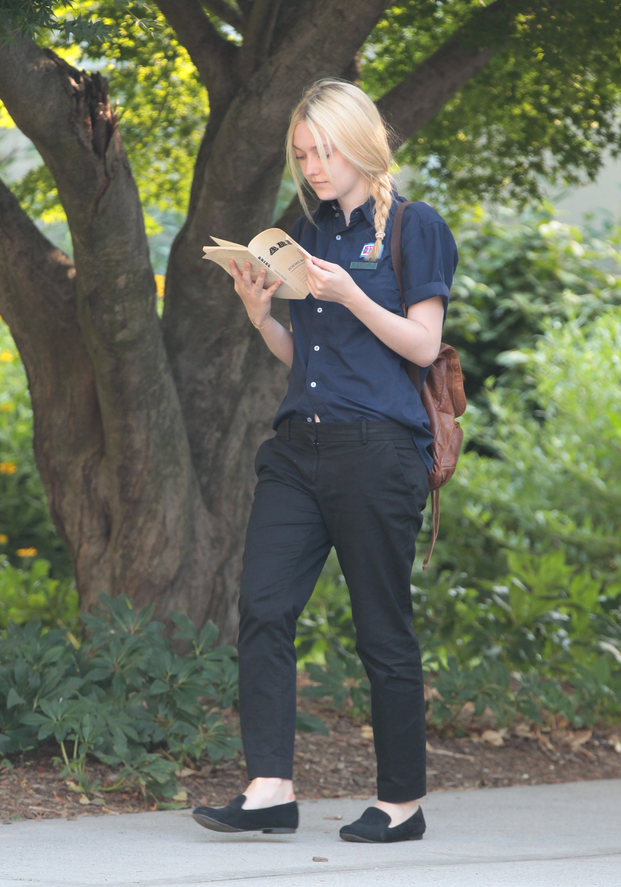 lovely-dakota-very-good-girls-07-23-2012-04.jpg