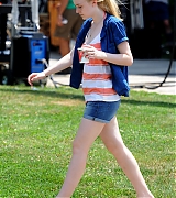 lovely-dakota-very-good-girls-07-24-2012-03.jpg