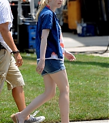 lovely-dakota-very-good-girls-07-24-2012-04.jpg