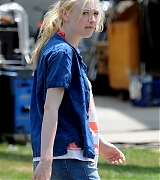 lovely-dakota-very-good-girls-07-24-2012-05.jpg
