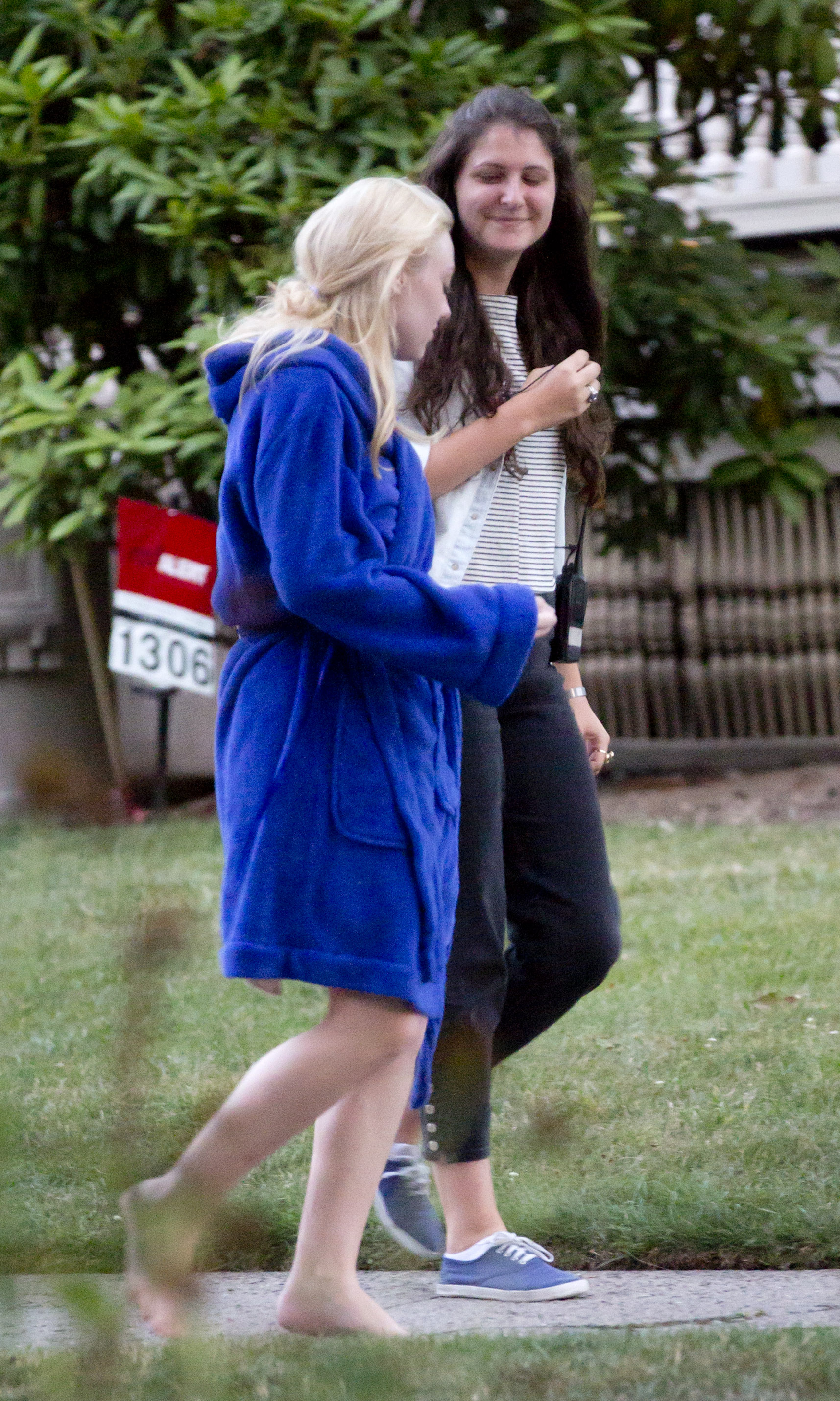 lovely-dakota-very-good-girls-07-30-2012-03.jpg