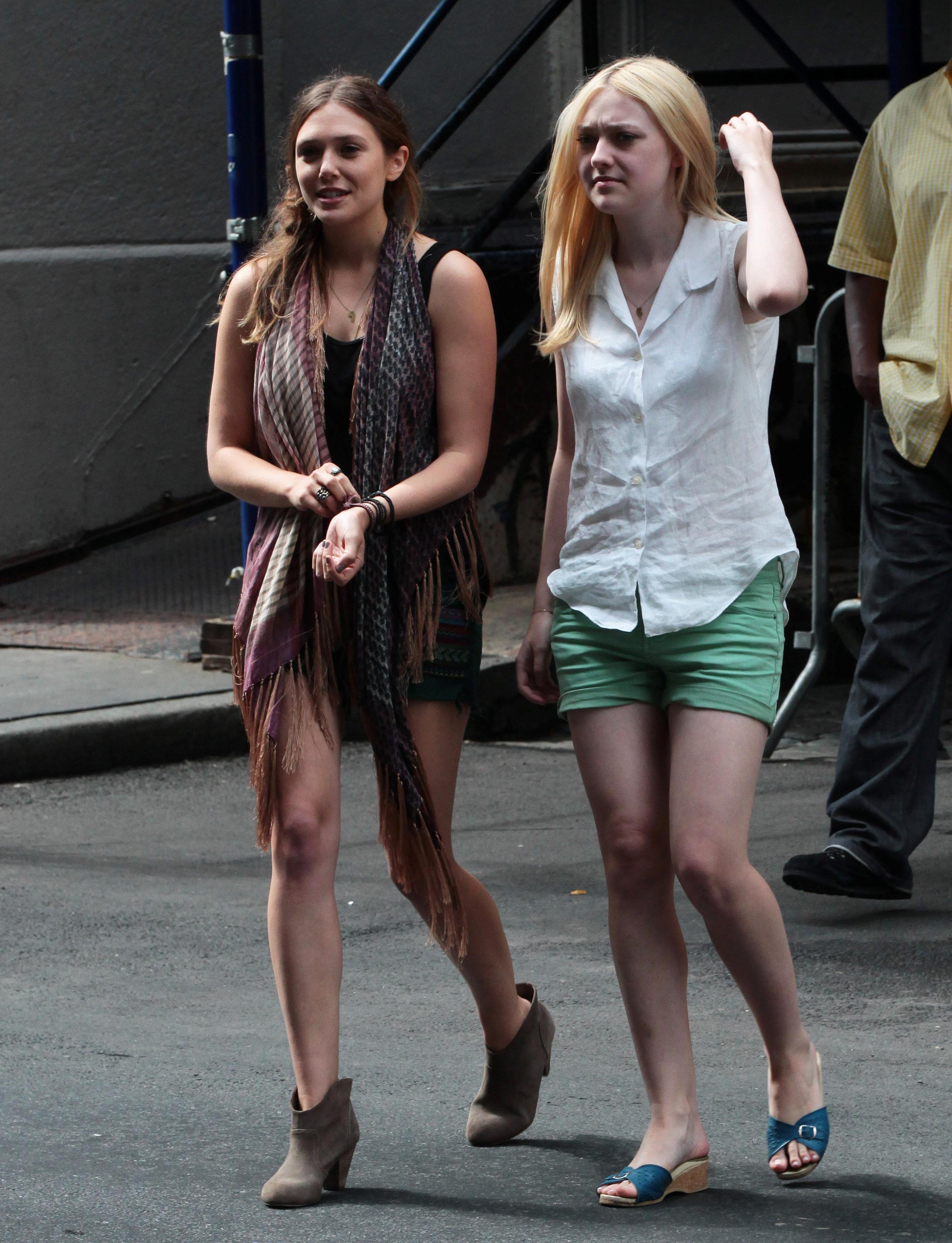 lovely-dakota-very-good-girls-07-30-2012-46.jpg