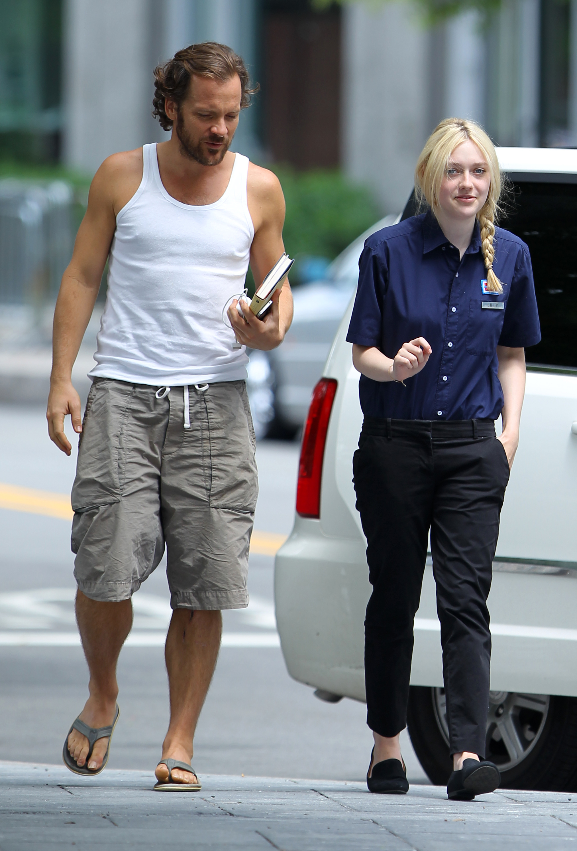 lovely-dakota-very-good-girls-07-31-2012-006.jpg