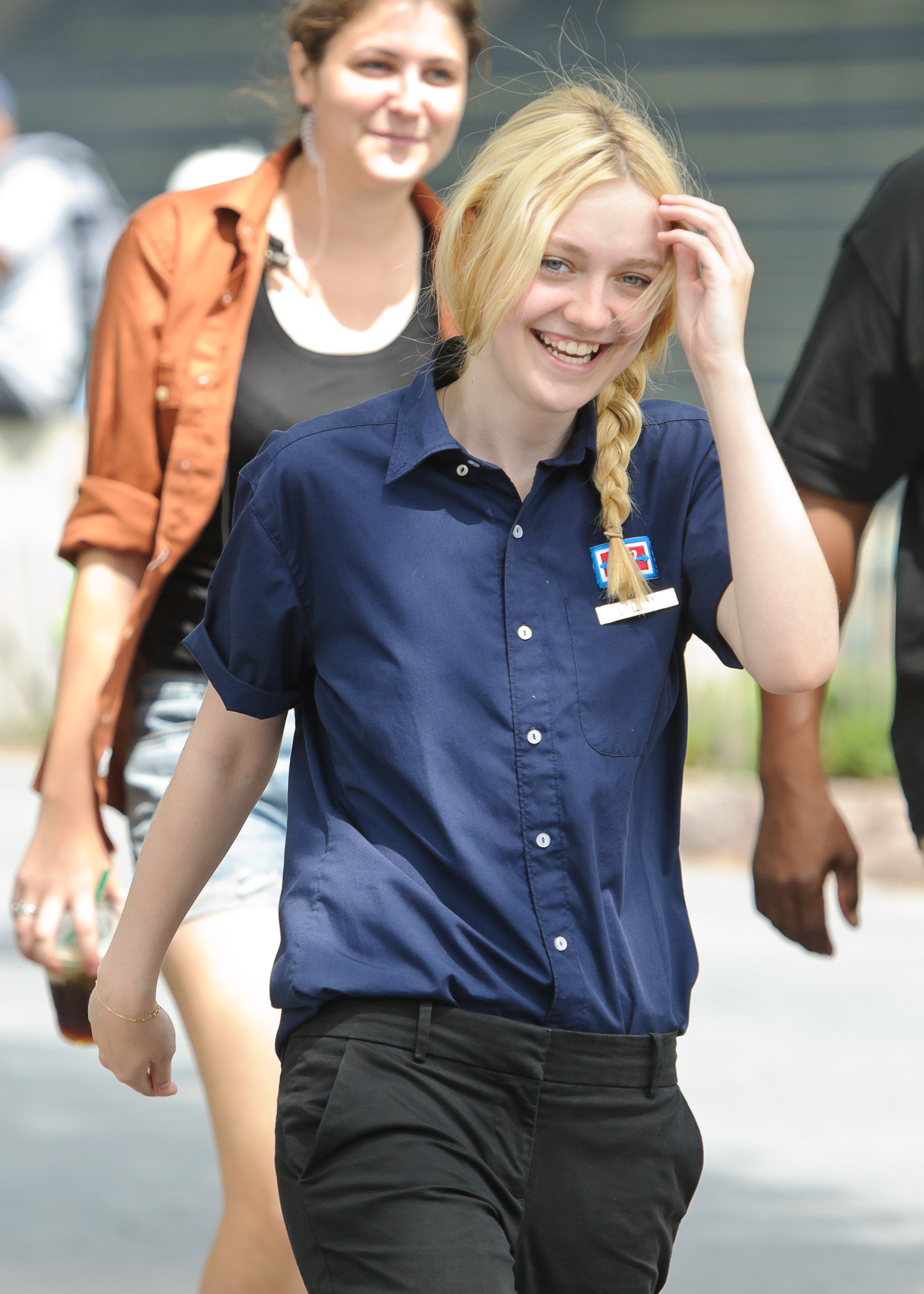 lovely-dakota-very-good-girls-07-31-2012-046.jpg