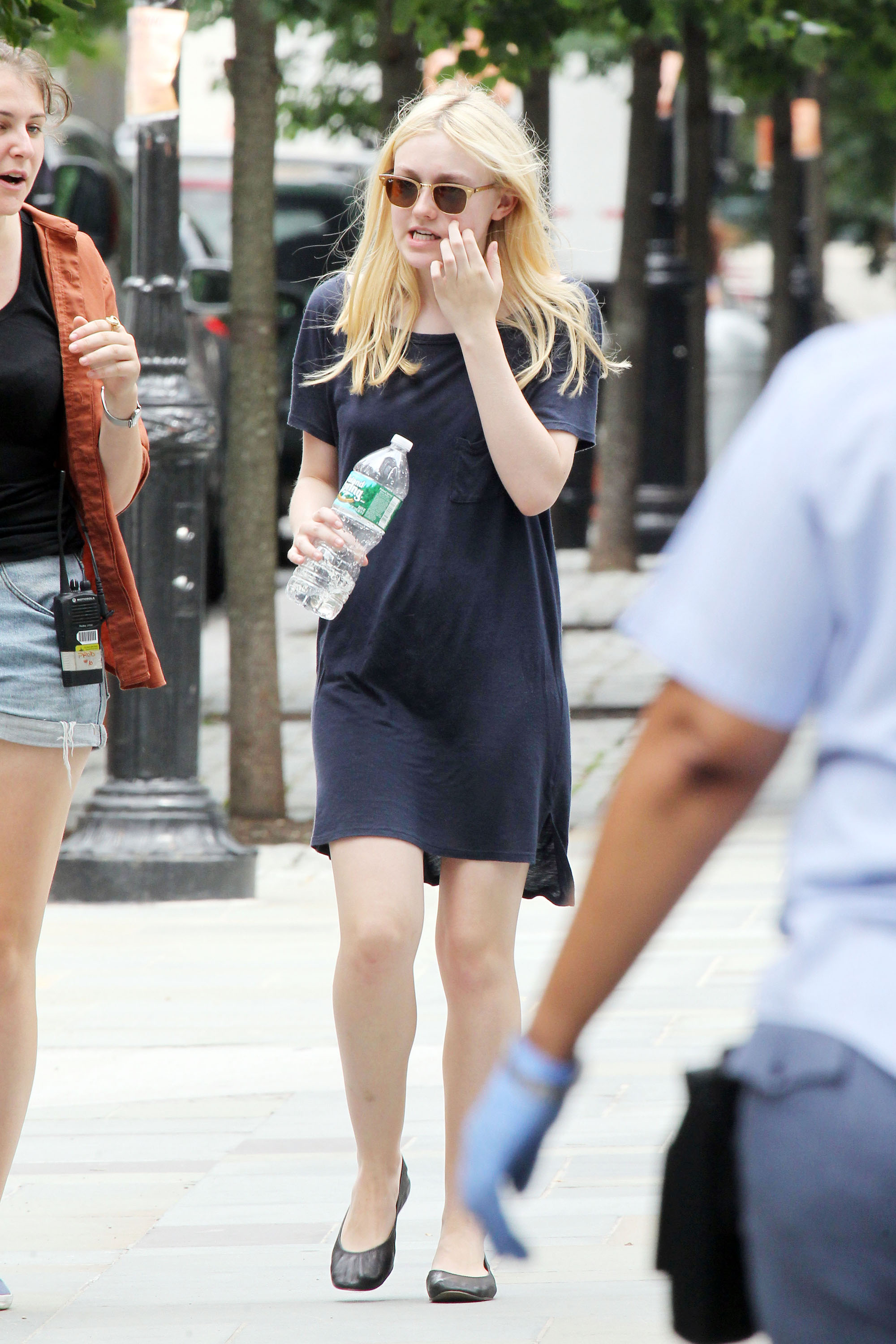 lovely-dakota-very-good-girls-07-31-2012-075.jpg