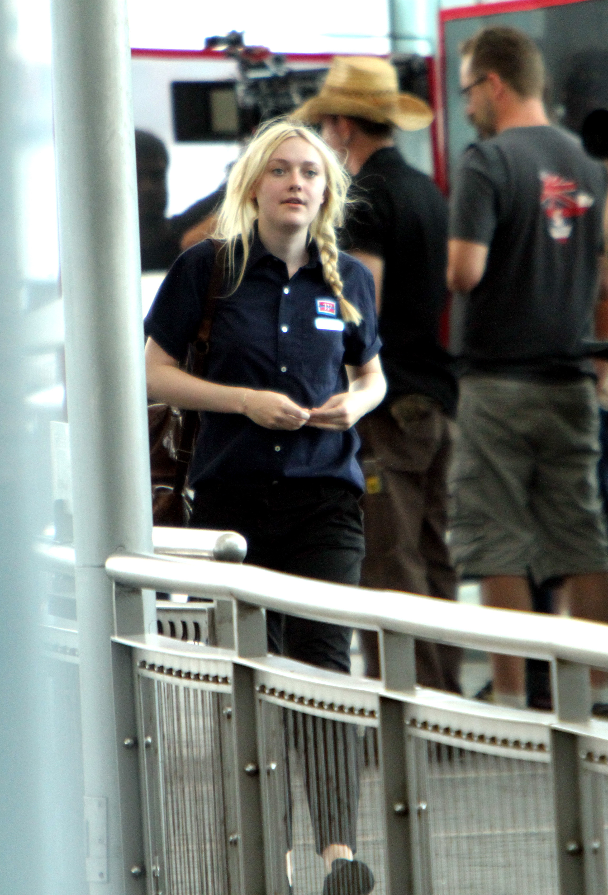 lovely-dakota-very-good-girls-07-31-2012-106.jpg
