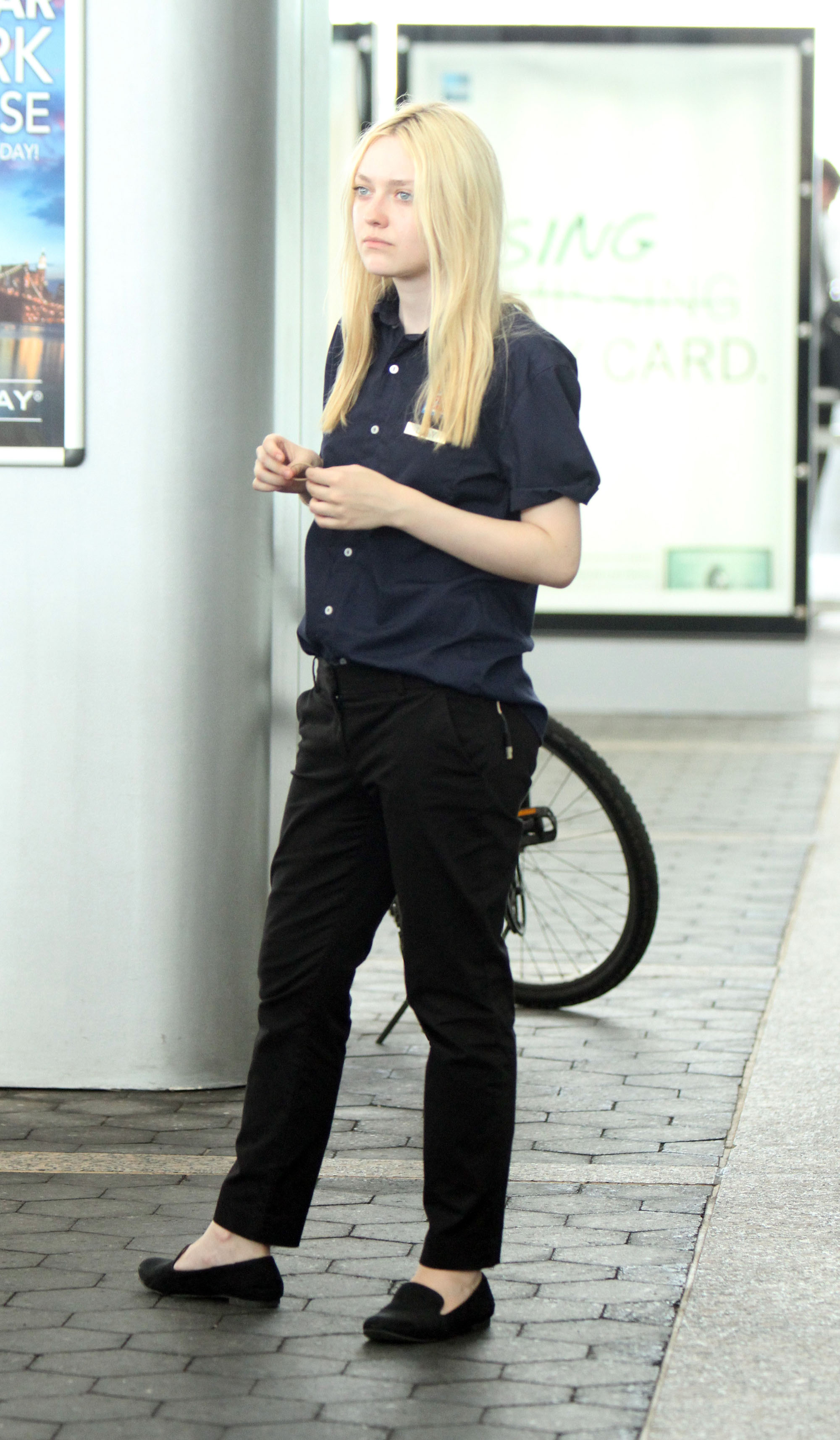 lovely-dakota-very-good-girls-07-31-2012-107.jpg