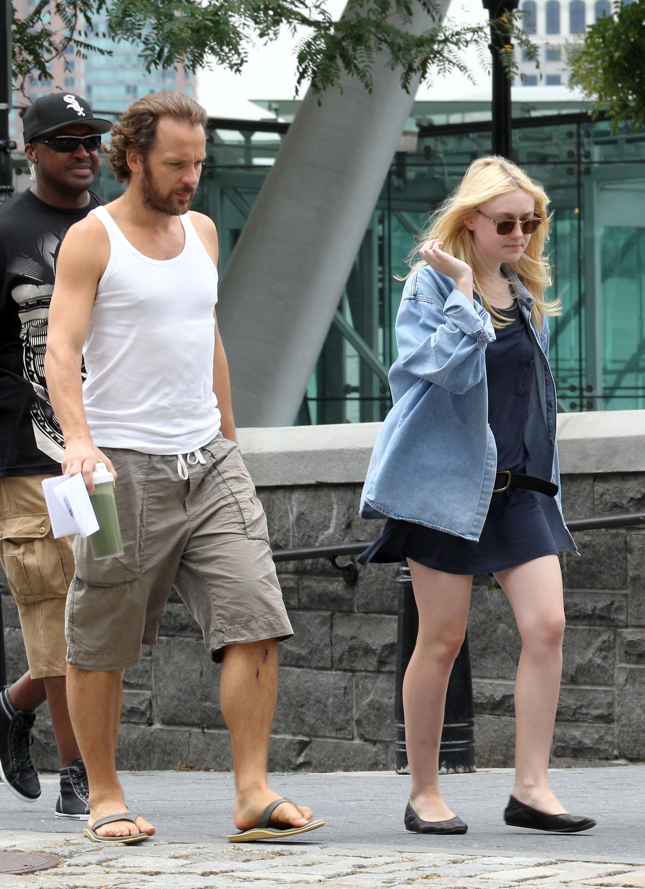 lovely-dakota-very-good-girls-07-31-2012-151.jpg