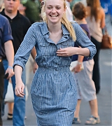lovely-dakota-very-good-girls-07-31-2012-072.jpg