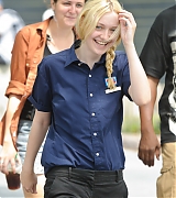 lovely-dakota-very-good-girls-07-31-2012-094.jpg