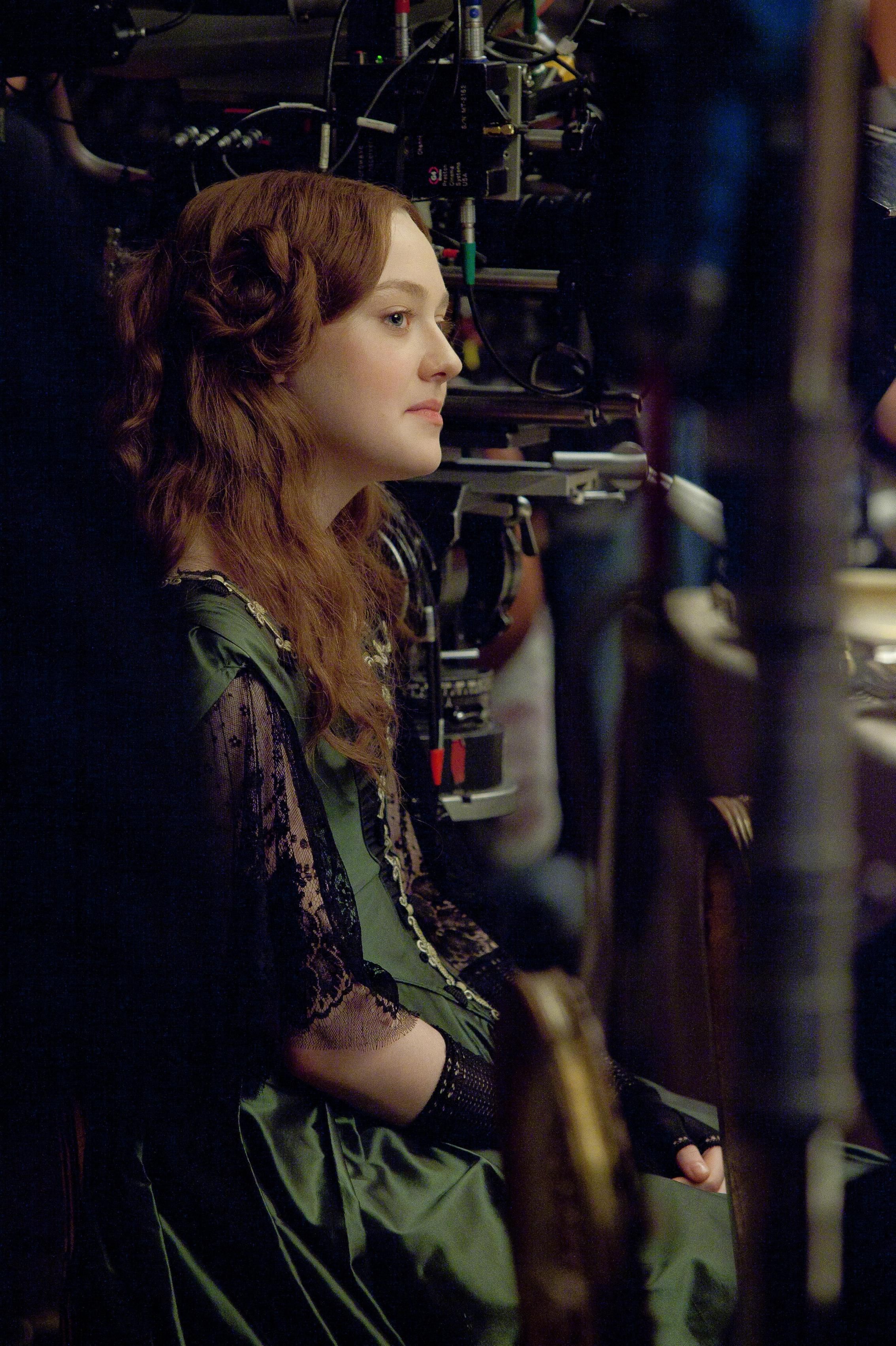 lovely-dakota-effie-11-10-2011-41.jpg