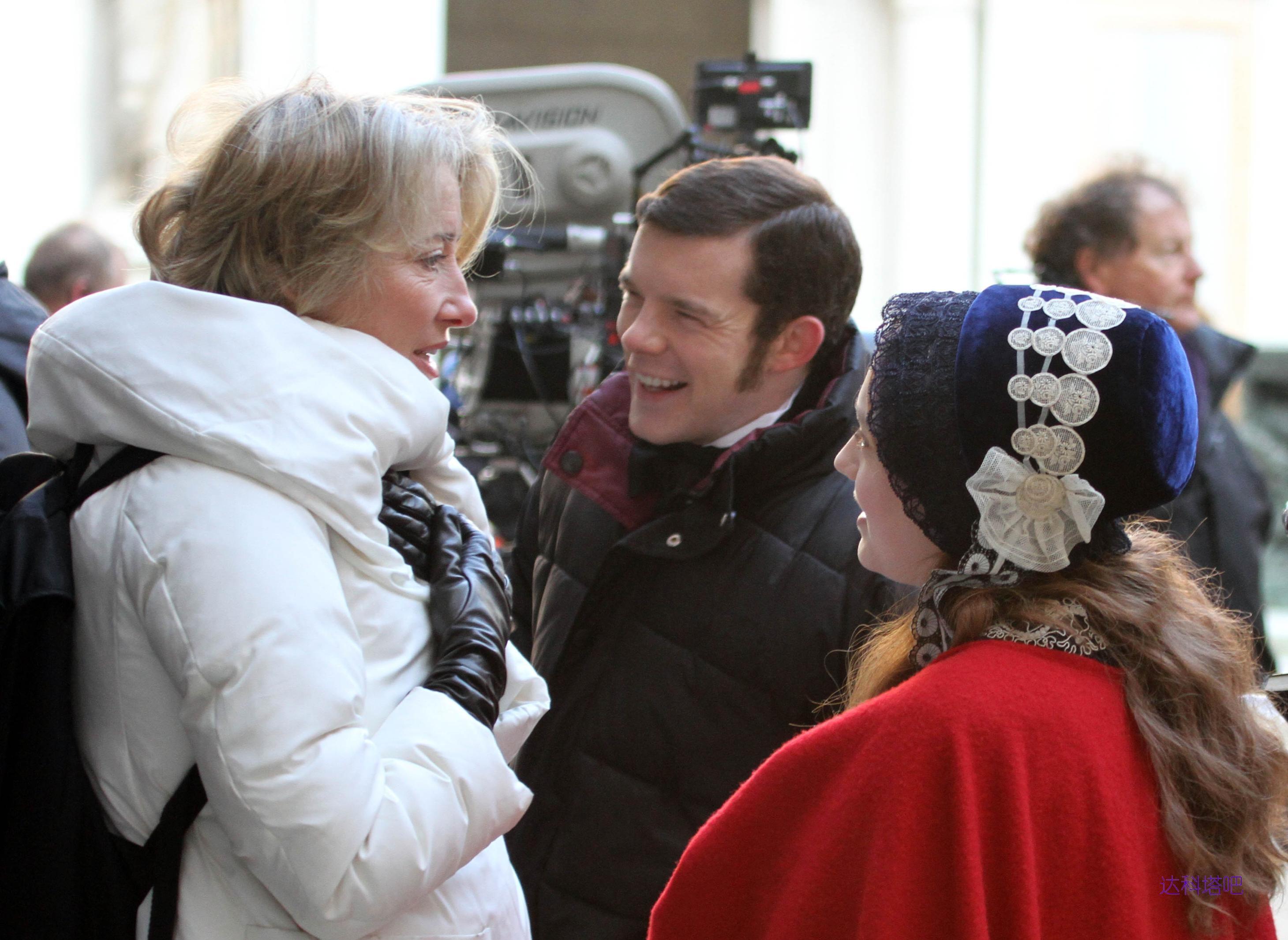 lovely-dakota-effie-11-30-2011-32.jpg