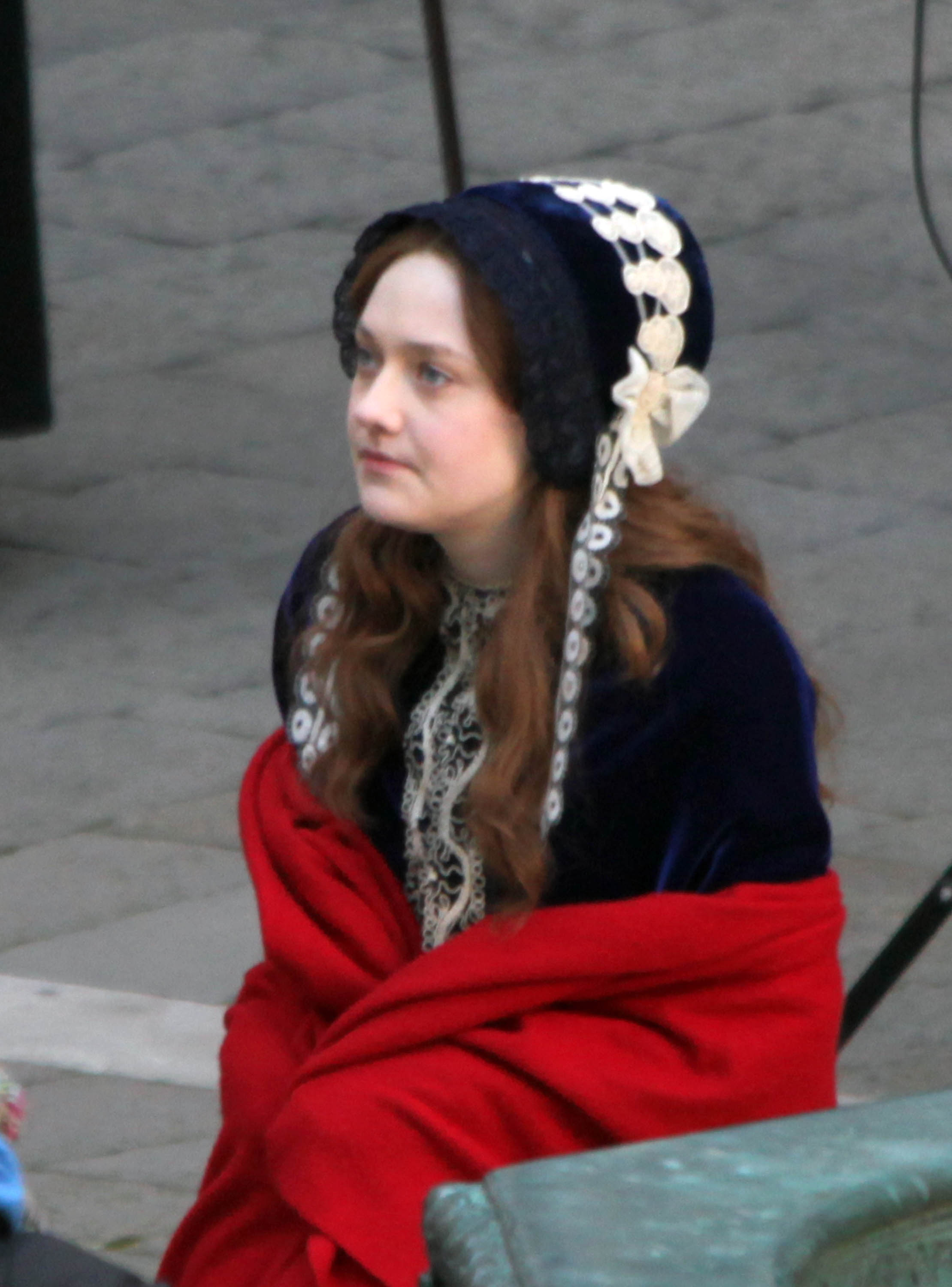 lovely-dakota-effie-11-30-2011-39.jpg