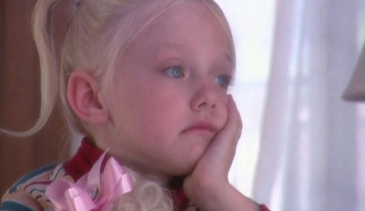 lovely-dakota-father-xmas-screen-capture-006.jpg
