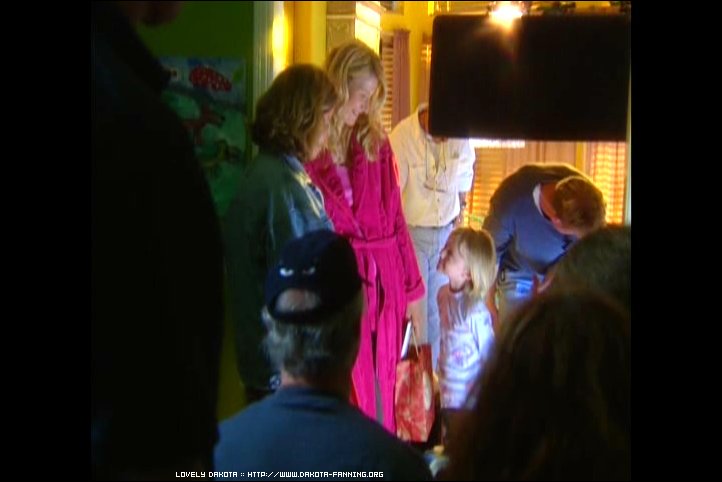 lovely-dakota-i-am-sam-dvd-becoming-sam-02.jpg