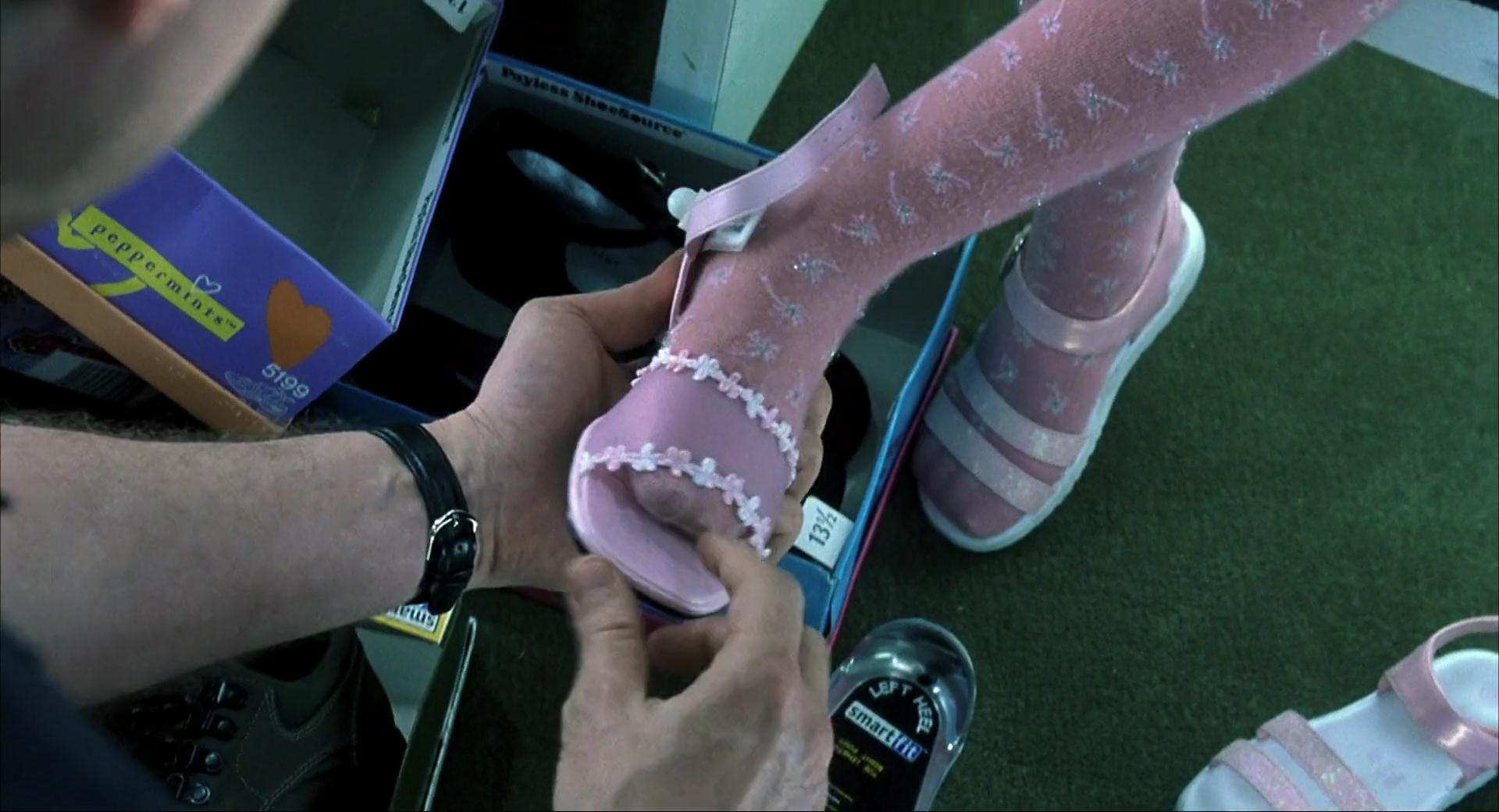 lovely-dakota-i-am-sam-screen-capture-041.jpg