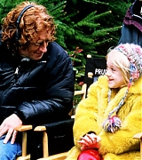 lovely-dakota-trapped-on-set-0.jpg