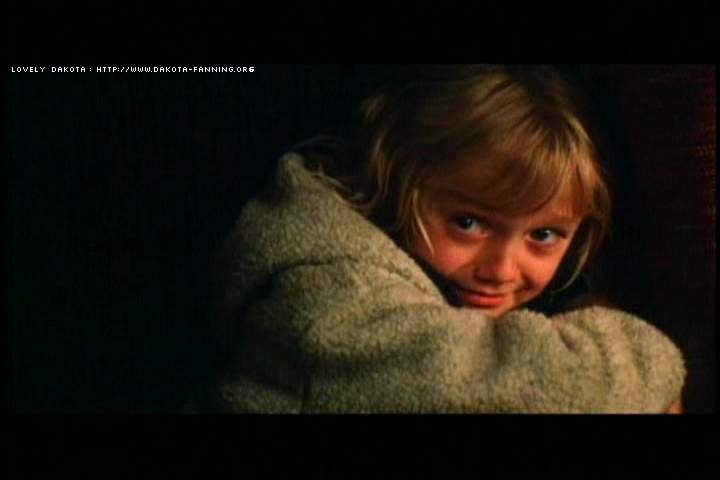 lovely-dakota-trapped-dvd-deleted-scenes-05.JPG