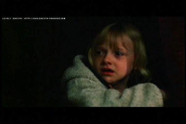 lovely-dakota-trapped-dvd-deleted-scenes-07.JPG