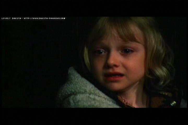 lovely-dakota-trapped-dvd-deleted-scenes-15.JPG