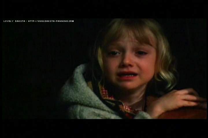lovely-dakota-trapped-dvd-deleted-scenes-17.JPG