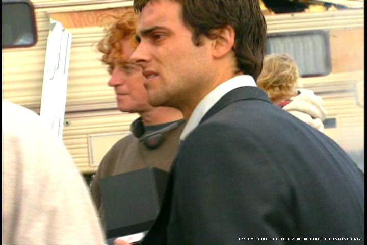 lovely-dakota-trapped-dvd-making-of-32.JPG