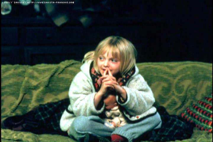 lovely-dakota-trapped-dvd-making-of-35.JPG