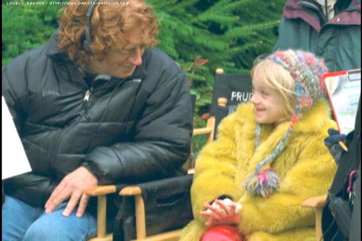 lovely-dakota-trapped-dvd-making-of-36.JPG