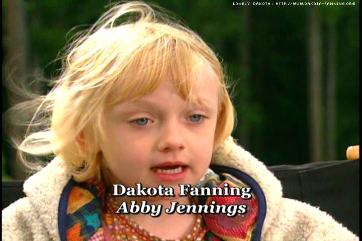 lovely-dakota-trapped-dvd-making-of-41.JPG