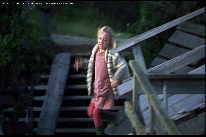 lovely-dakota-trapped-screen-capture-006.JPG