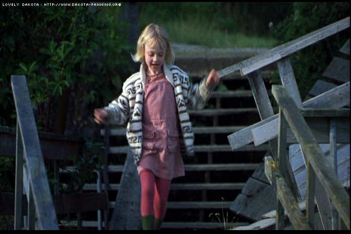 lovely-dakota-trapped-screen-capture-007.JPG