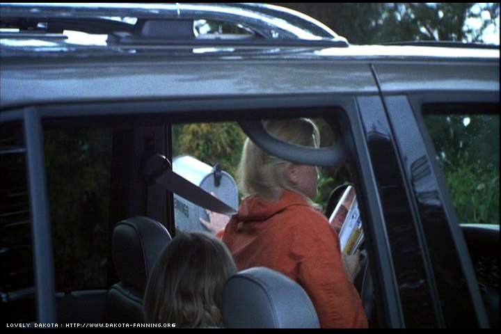 lovely-dakota-trapped-screen-capture-031.JPG