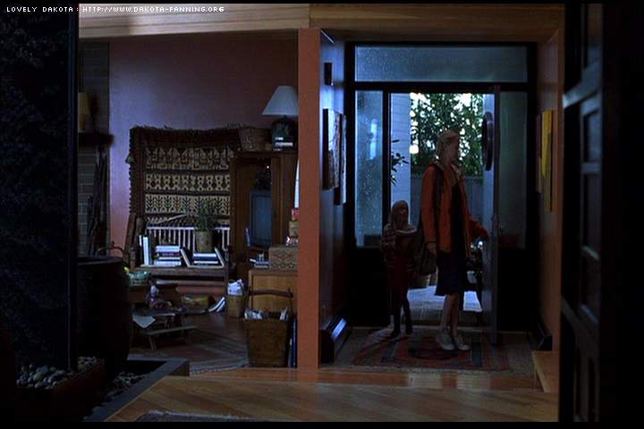 lovely-dakota-trapped-screen-capture-032.JPG