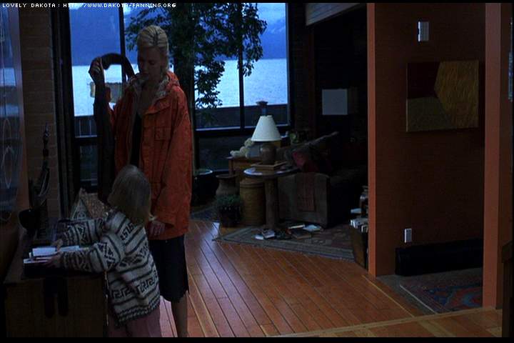 lovely-dakota-trapped-screen-capture-035.JPG