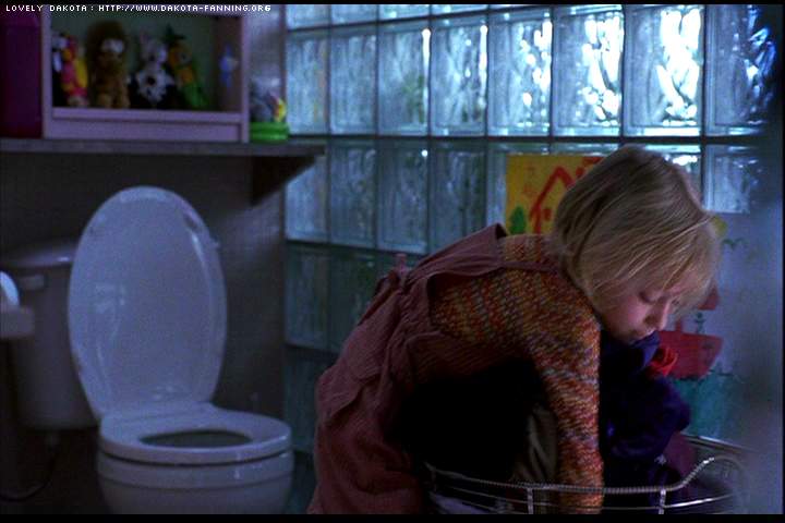 lovely-dakota-trapped-screen-capture-038.JPG