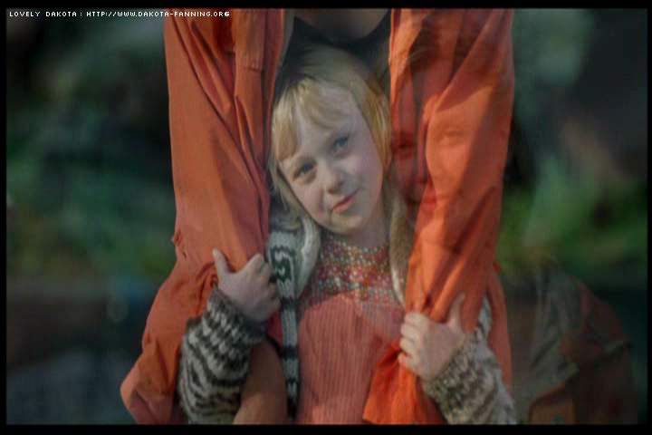 lovely-dakota-trapped-trailer-04.JPG