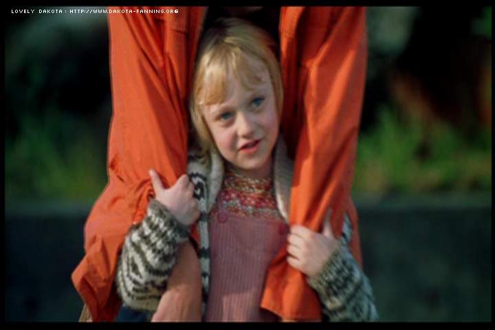 lovely-dakota-trapped-trailer-05.JPG