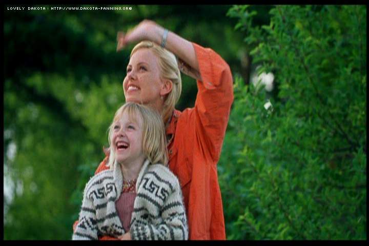 lovely-dakota-trapped-trailer-07.JPG