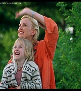 lovely-dakota-trapped-trailer-07.JPG